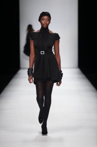 head-gear-from-taibo-black-stocking-and-female-form-simon-deirer